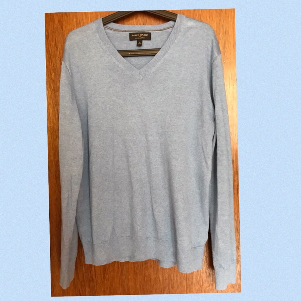 🔥SOLD🔥Men’s Light blue Banana Republic sweater